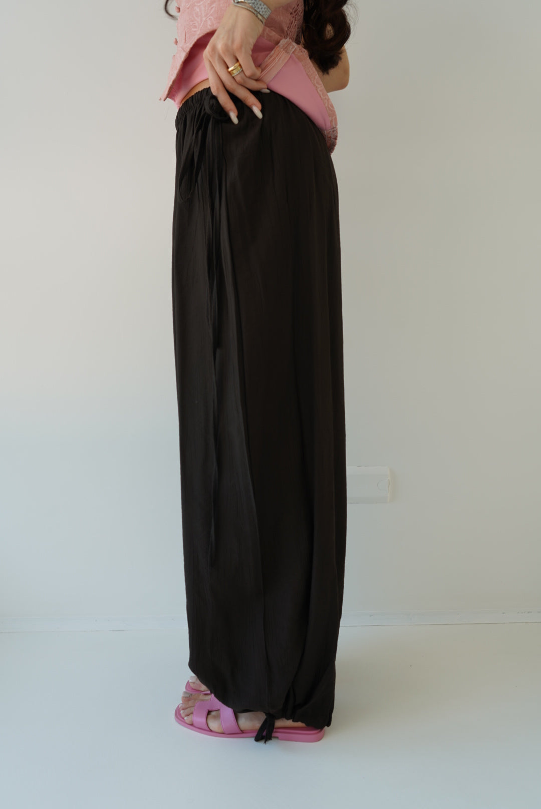 PANTALONE LACES CHOCO - Image 2